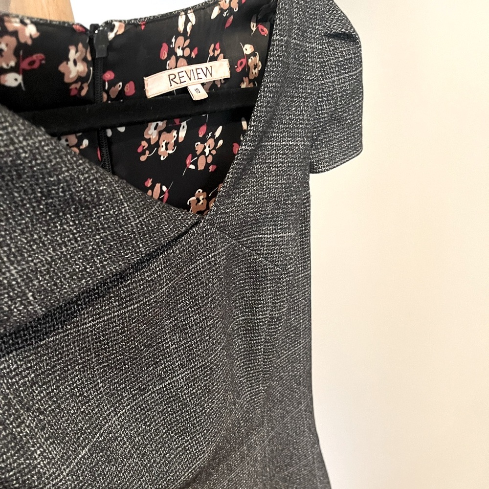 Review Dress / Size 10 - Picture 3 of 14